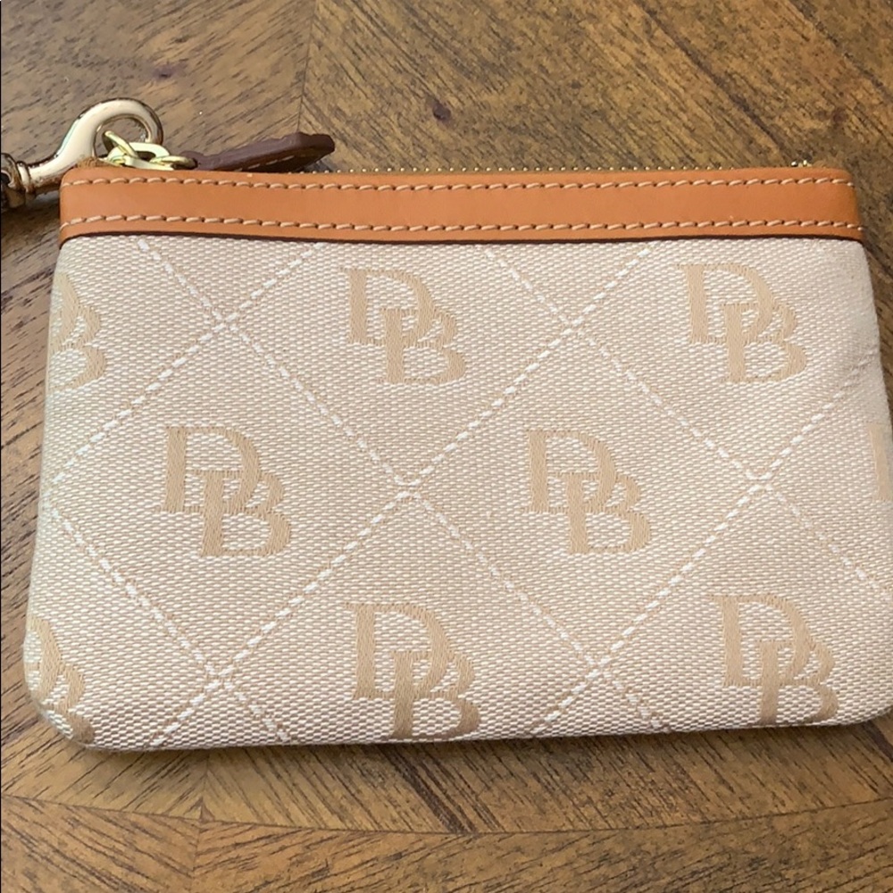 Dooney n Bourke wristlet